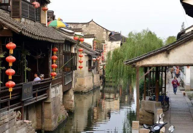 才女田晓菲13岁上北大，和海子交流过诗歌，28岁嫁给52岁哈佛教授